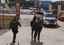 Cazan en 21 minutos a un ladrón pillado in fraganti en una vivienda en obras por el dueño al ver las cámaras