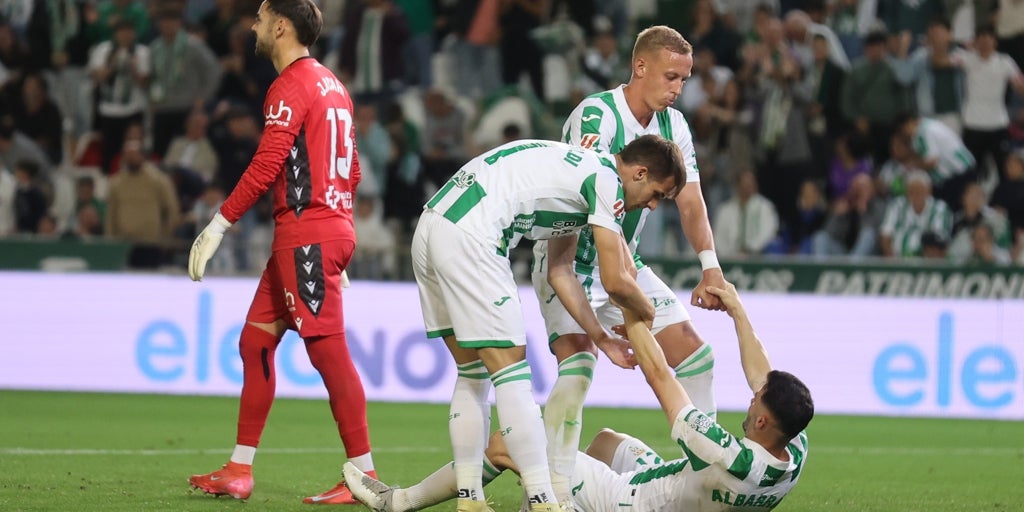 Aprobados y suspensos del Córdoba CF en el partido ante el Cádiz