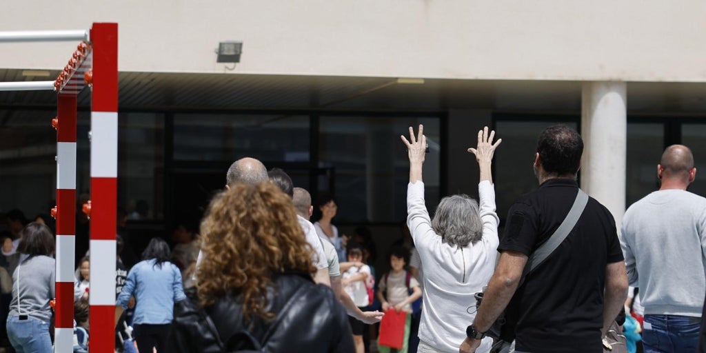 El valenciano pasa a ser voluntario en FP y suscita litigios nacionalistas: «Se vulnera el derecho del estudiante»