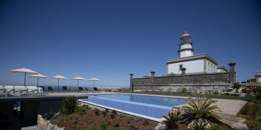 De atalaya a edén: el Faro Silleiro renace como hotel