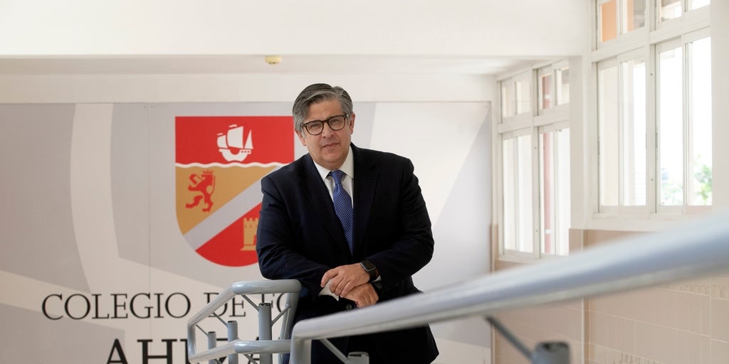 Alfonso Giménez Gavilán,  director del Ahlzahir: «Formamos a personas que tengan puertas abiertas»