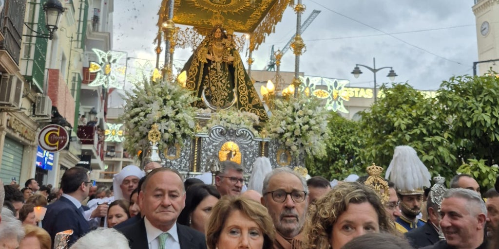 La jubilosa devoción aracelitana se renueva entre multitudes en Lucena