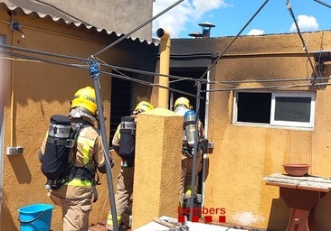 Un muerto y una familia hospitalizada tras el incendio de un piso en Lérida