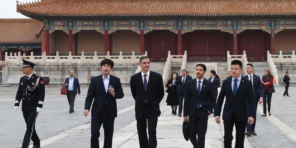 La relación España-China: dos años de guiños de Sánchez a Pekín ante la mirada atenta de Bruselas y Washington