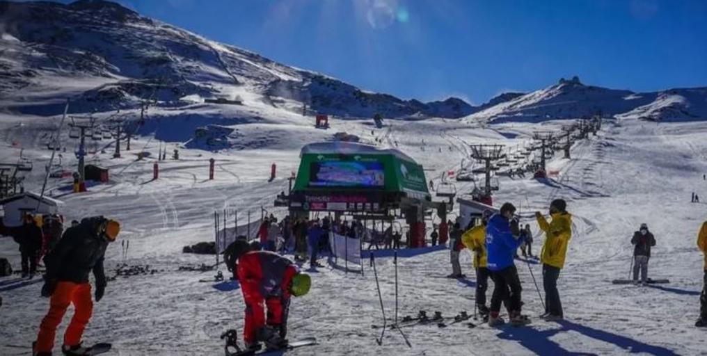 Sierra Nevada cierra temporada con un aumento de visitantes del 12 por ciento respecto a 2024