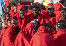 El Gobierno impone el reparto de menores migrantes y rechaza la votación de las Comunidades