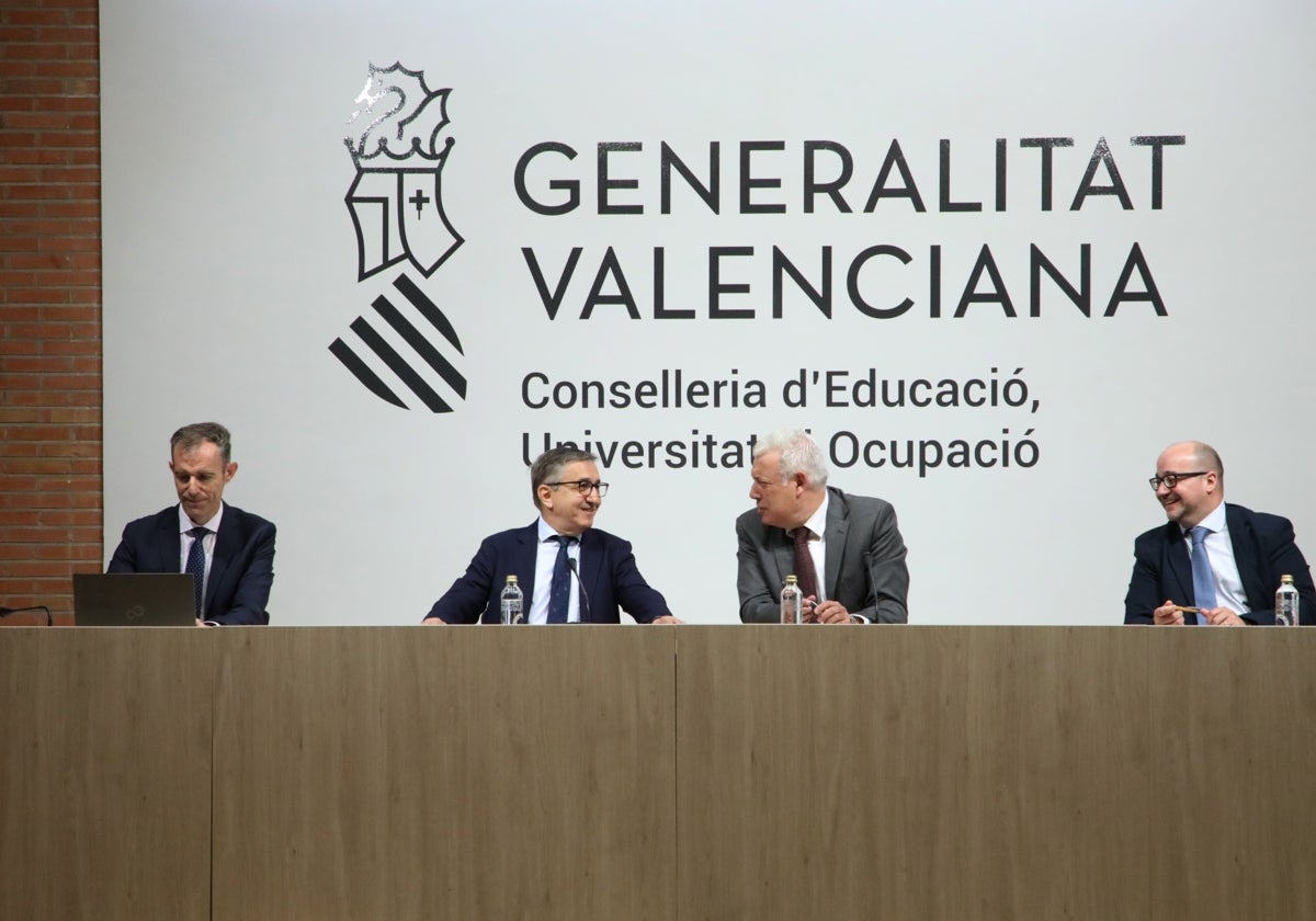 Imagen de la rueda de prensa para informar de la admisión del ejercicio escolar 2025-2026 en la Comunidad Valenciana