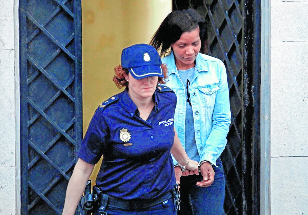 Ana Julia Quezada al salir de la Audiencia de Almería, en una imagen de archivo