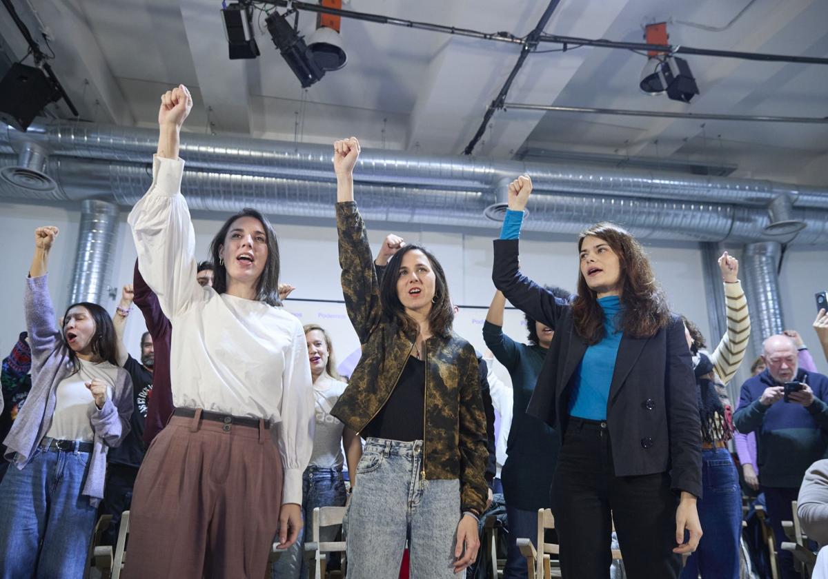 Irene Montero, Ione Belarra e Isa Serra, en un acto de Podemos
