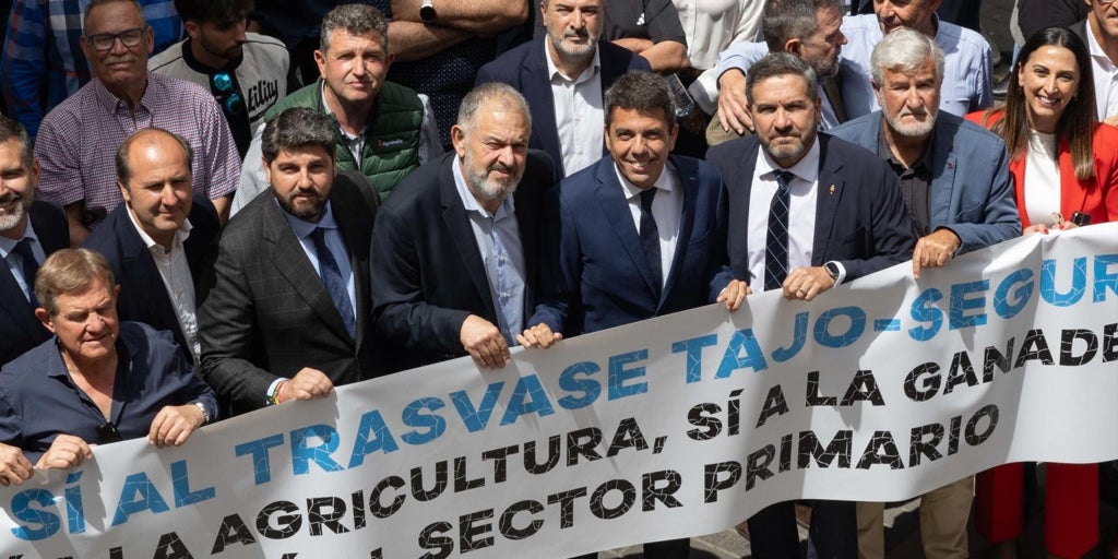 La alianza de Valencia, Murcia y Andalucía exige el trasvase Tajo-Segura al Gobierno como el agua que prometió en barcos a Cataluña