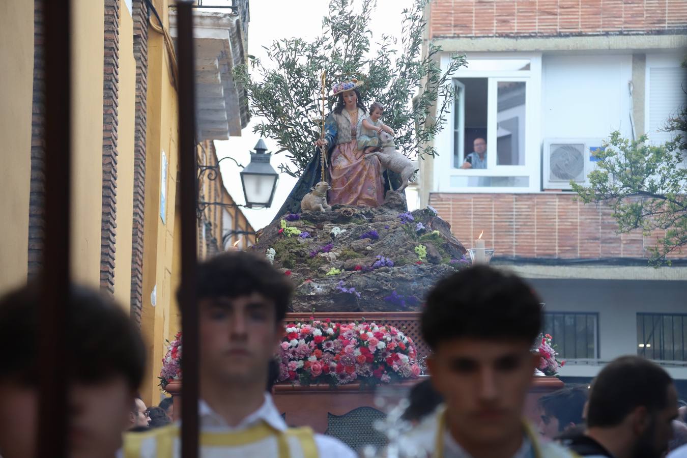 La procesión infantil y juvenil de la Divina Pastora de Córdoba, en imágenes