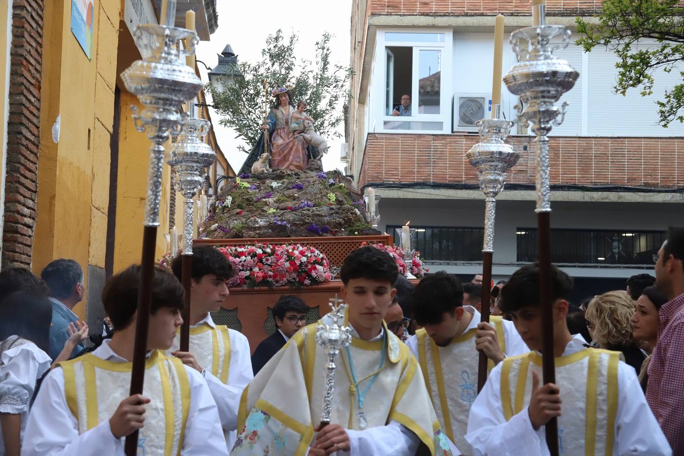 La procesión infantil y juvenil de la Divina Pastora de Córdoba, en imágenes