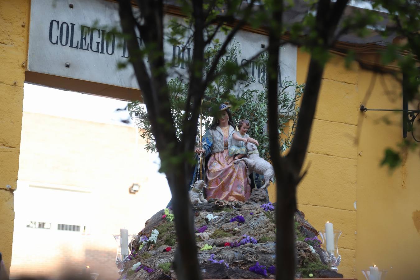 La procesión infantil y juvenil de la Divina Pastora de Córdoba, en imágenes