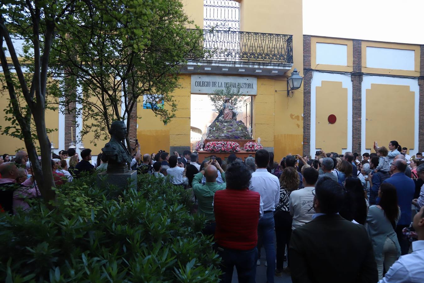 La procesión infantil y juvenil de la Divina Pastora de Córdoba, en imágenes