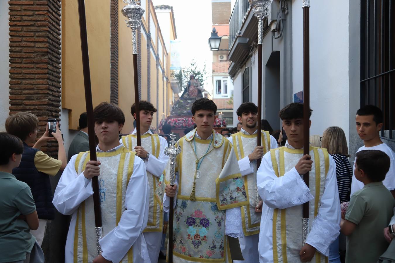 La procesión infantil y juvenil de la Divina Pastora de Córdoba, en imágenes