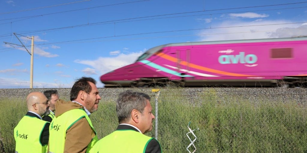 Óscar Puente defiende que Renfe «estuvo a la altura» tras el robo de cable en la línea de AVE Madrid-Andalucía