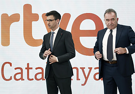 Trabajadores de RTVE en Sant Cugat cargan contra  el presidente del ente por externalizar el nuevo programa de Buenafuente