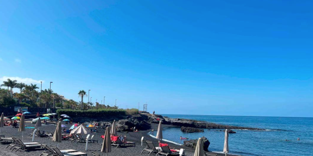 Cerrada al baño la playa de La Jaquita (Tenerife) tras detectarse altos niveles de bacterias fecales