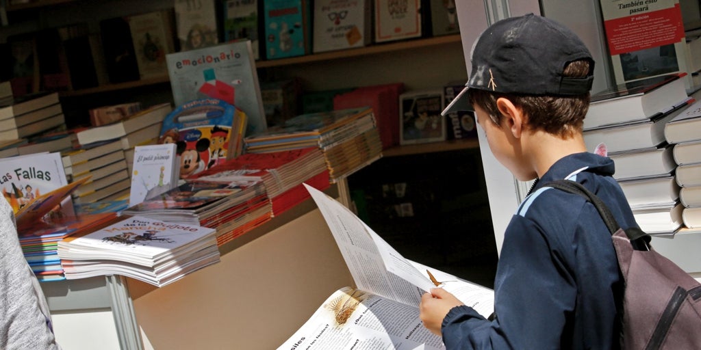 Un libro infantil por una joya: la iniciativa solidaria de una empresa valenciana