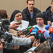 El «festival» y la «performance» de las exmonjas de Belorado en el juzgado de Briviesca