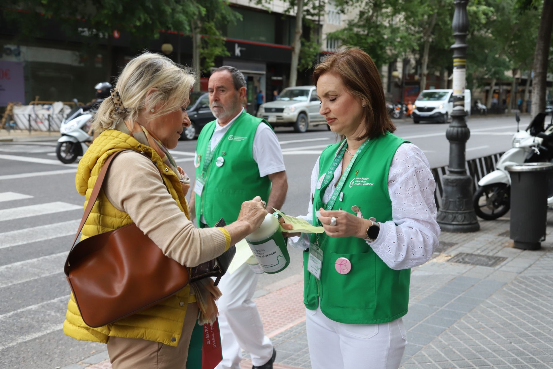 La cuestación solidaria contra el cáncer en Córdoba, en imágenes