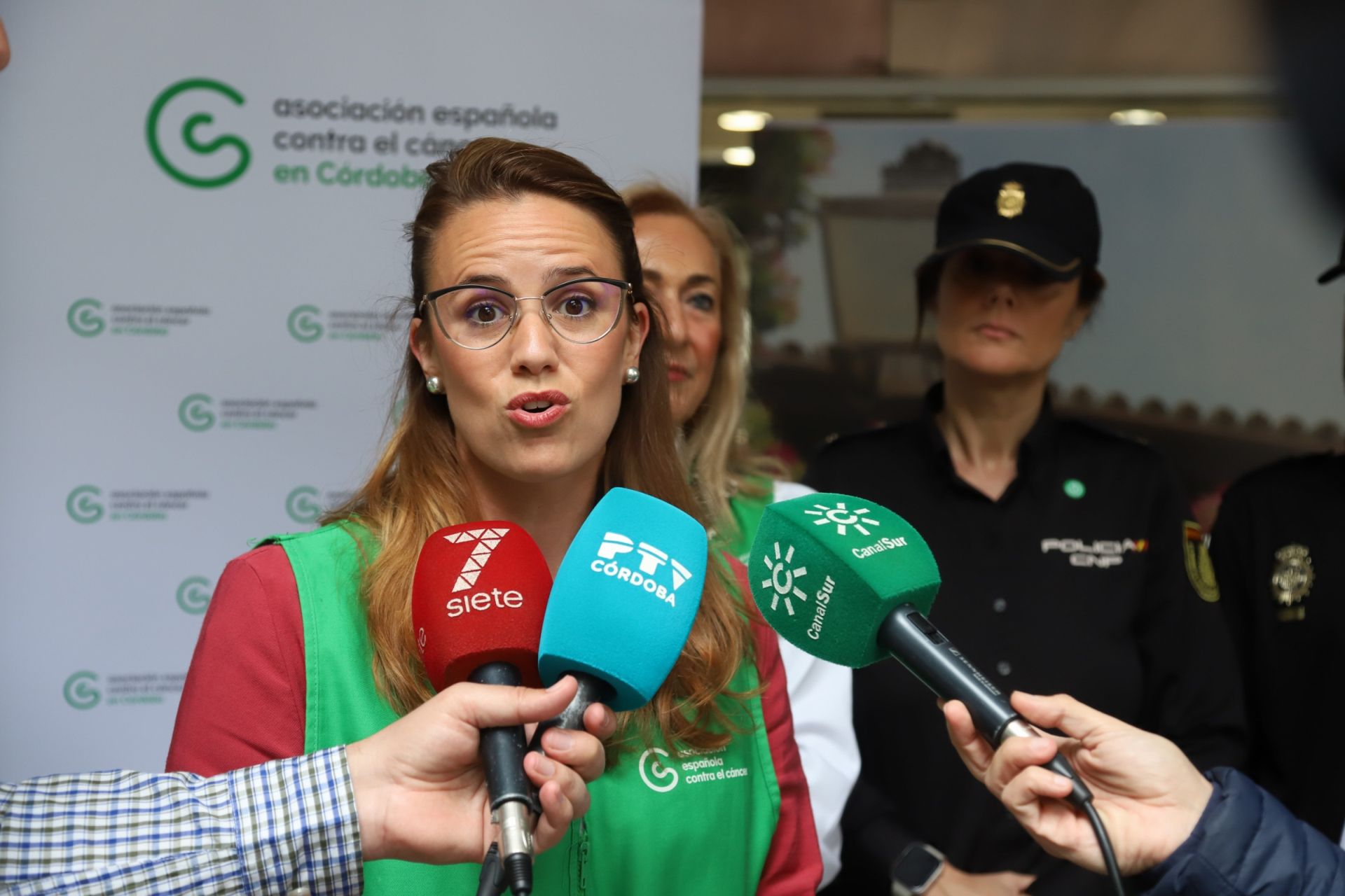 La cuestación solidaria contra el cáncer en Córdoba, en imágenes