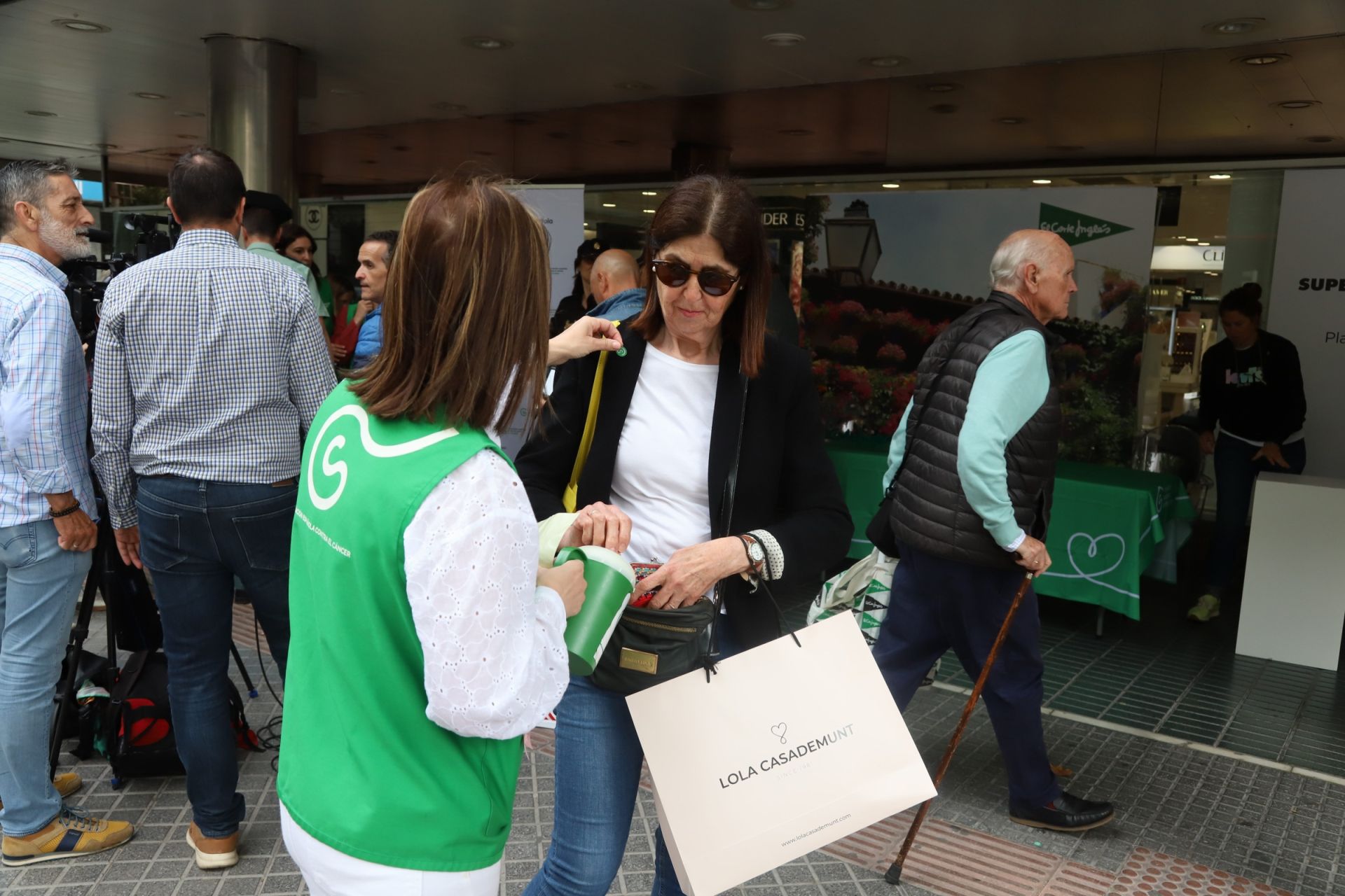 La cuestación solidaria contra el cáncer en Córdoba, en imágenes