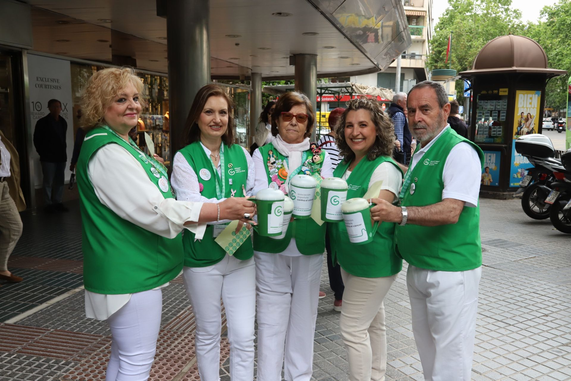 La cuestación solidaria contra el cáncer en Córdoba, en imágenes