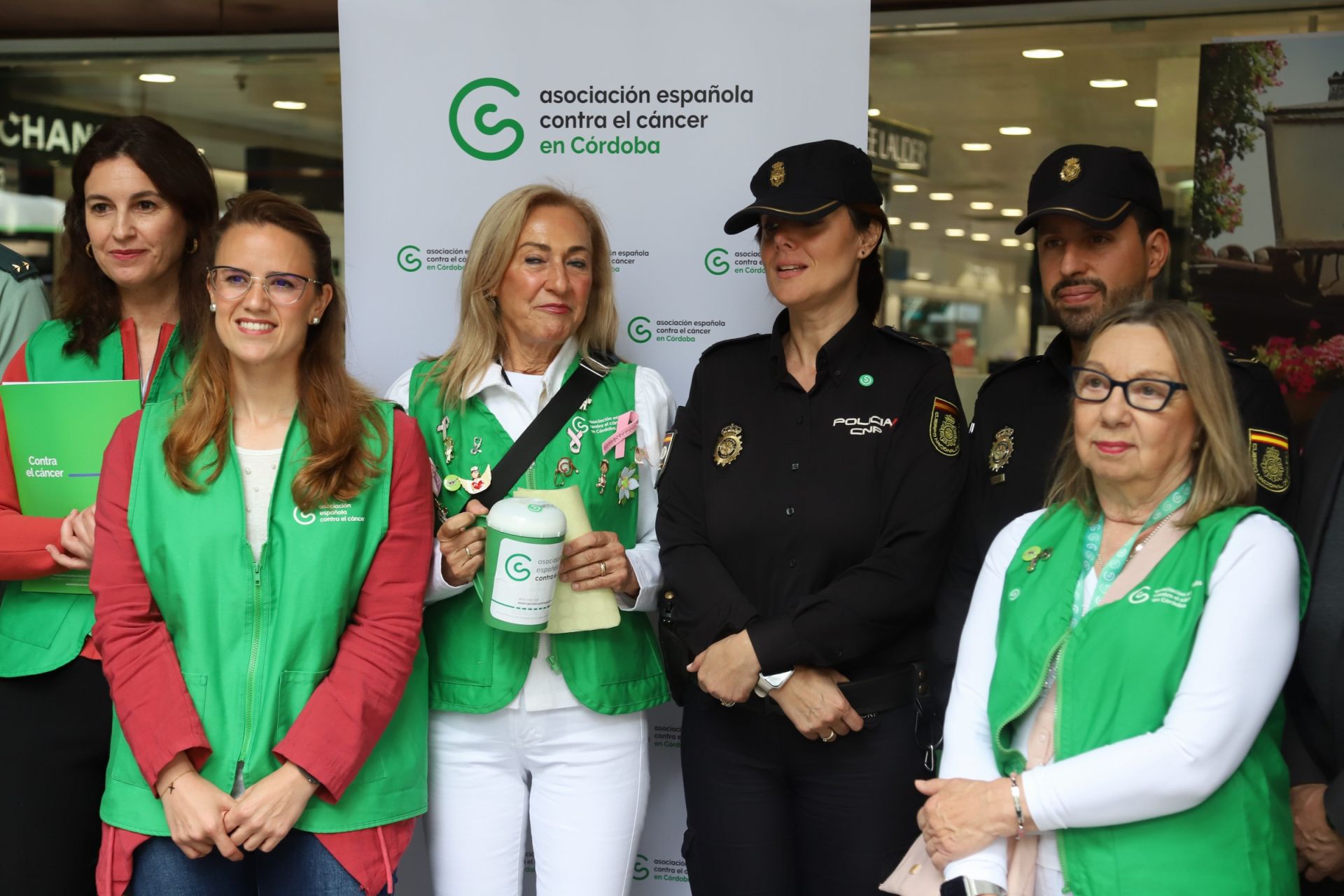 La cuestación solidaria contra el cáncer en Córdoba, en imágenes