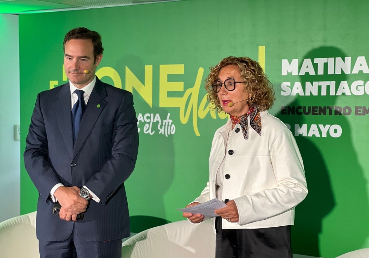 El presidente de la FEFE, Luis de Palacio, y la presidenta de la FEFGA, María José García