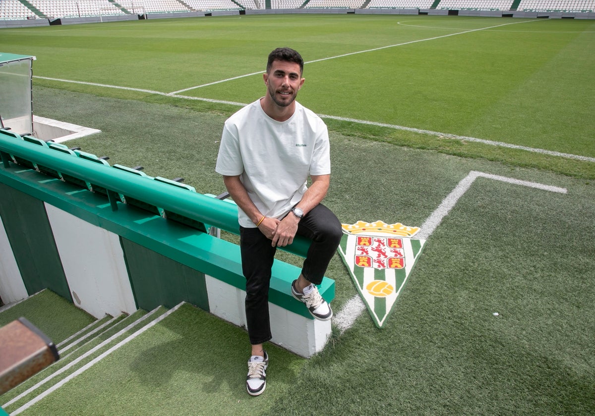El blanquiverde Jacobo González posa para ABC en El Arcángel