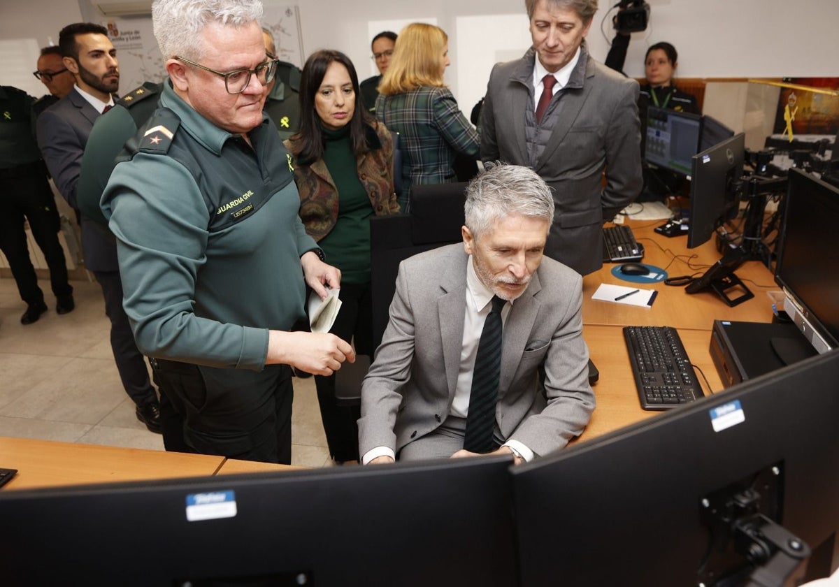 Visita del ministro de Interior a la Comandancia de la Guardia Civil de Soria