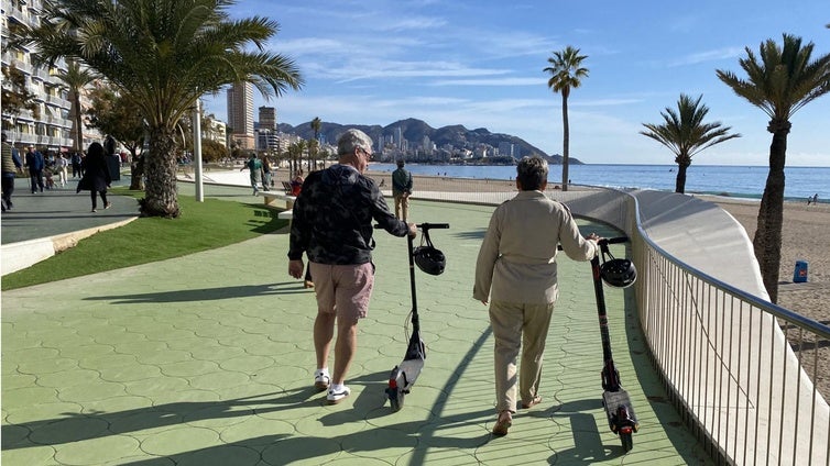 Toni Pérez: «El récord de Alicante en banderas azules demuestra el liderazgo de la Costa Blanca en turismo sostenible y accesible»
