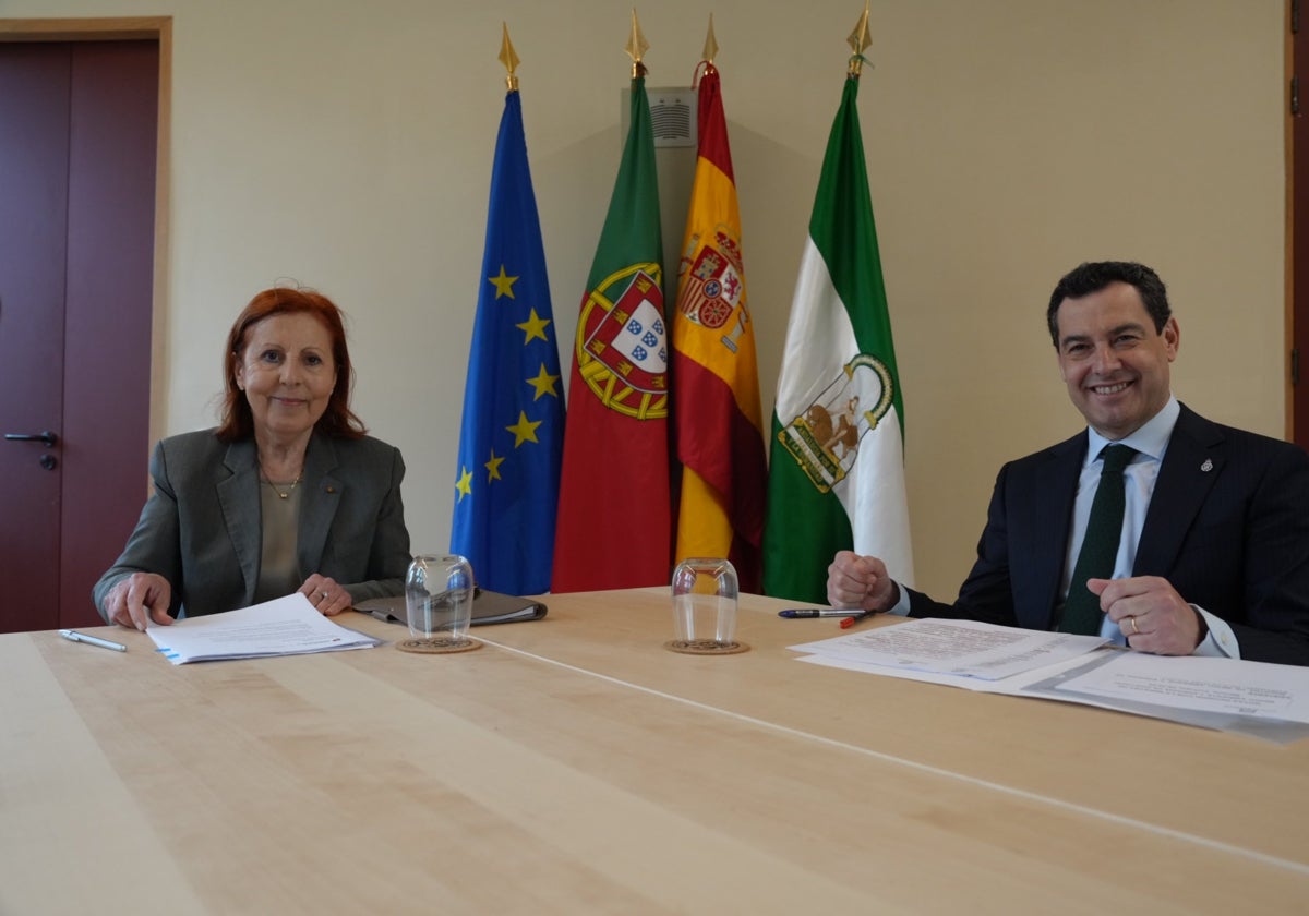 Juanma Moreno con la ministra de  la ministra de Medio Ambiente y Energía de Portugal, Maria da Graça Carvalho