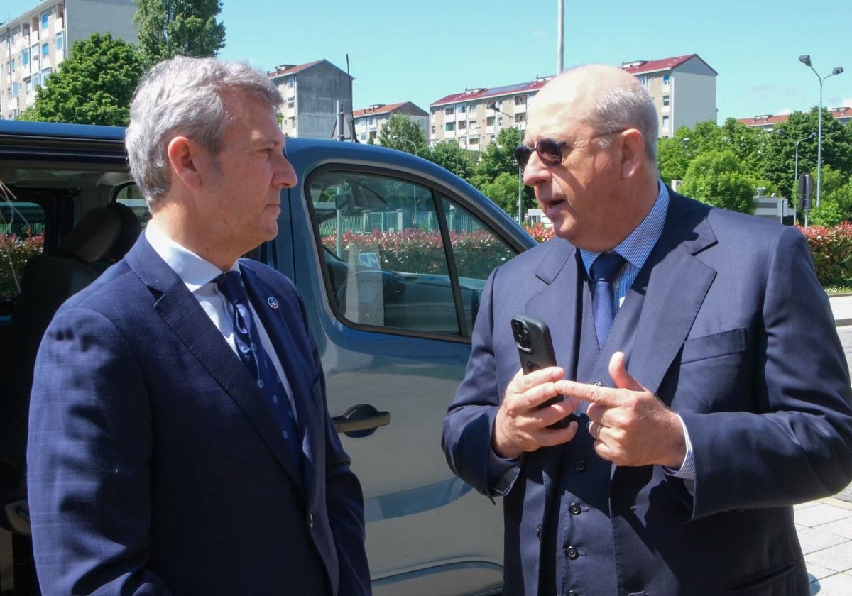 Alfonso Rueda junto a Jean-Philippe Imparato durante su encuentro este jueves en Turín, Italia