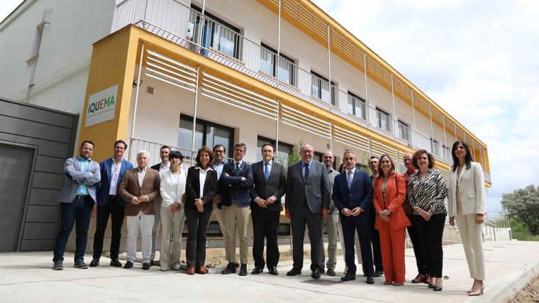 Foto de familia en la inauguración de la nueva sede del Iquema