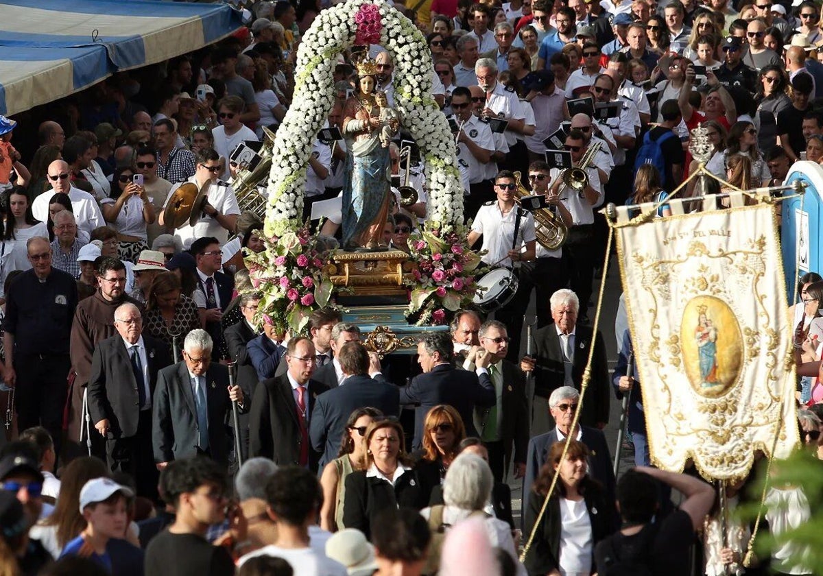 Procesión de la Virgen del Valle en la romería del Valle