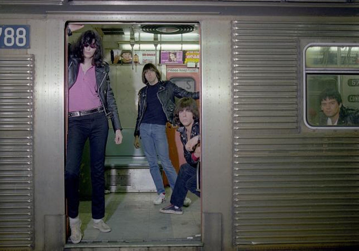 Los Ramones en el Metro de Nueva York, en una de las fotografías originales que podrá verse en la feria