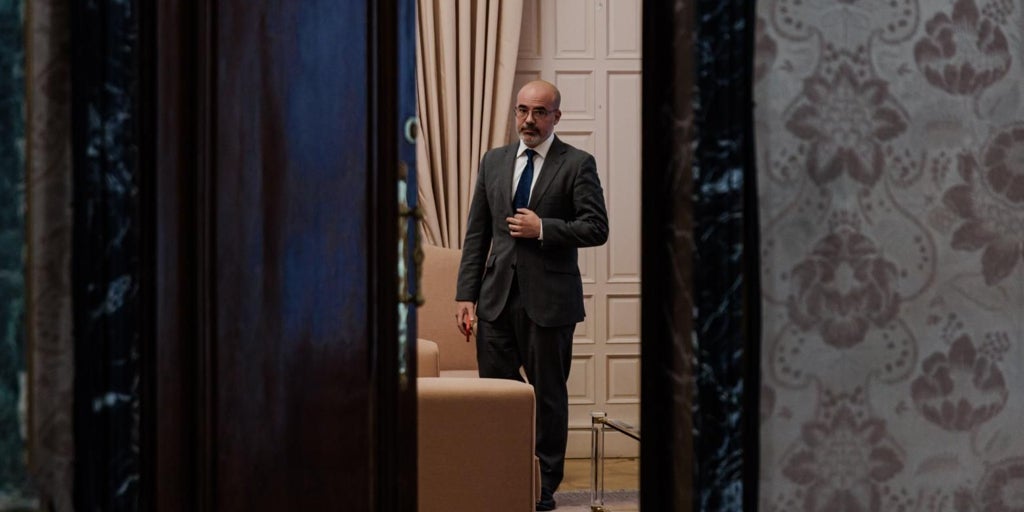 El delegado del Gobierno aprovecha también el Día de Europa para mantener viva su pelea con Ayuso