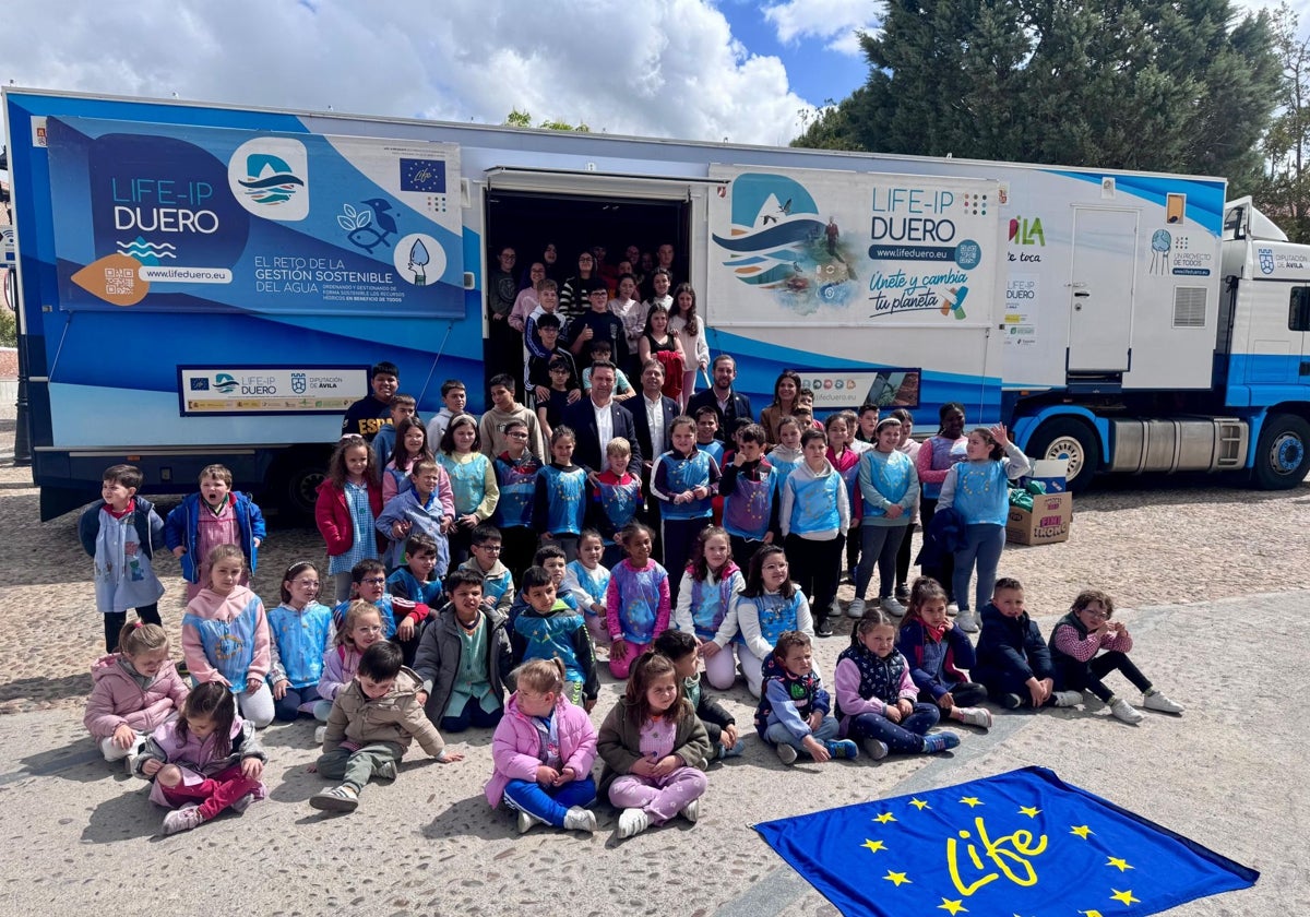 Alumnos del CEIP Reyes Católicos de Madrigal de las Altas Torres