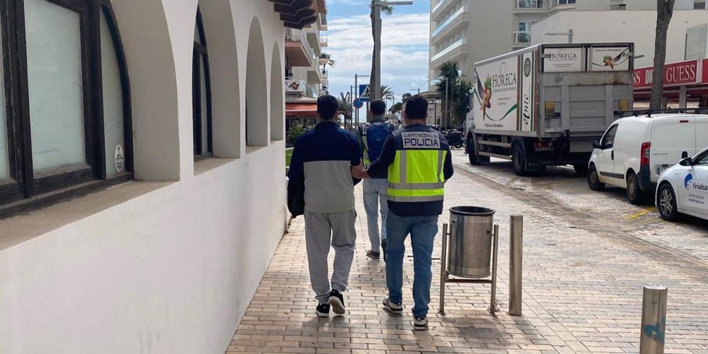 Detenido un joven en Mallorca por engañar a un centenar de menores para que le enviaran fotografías sexuales