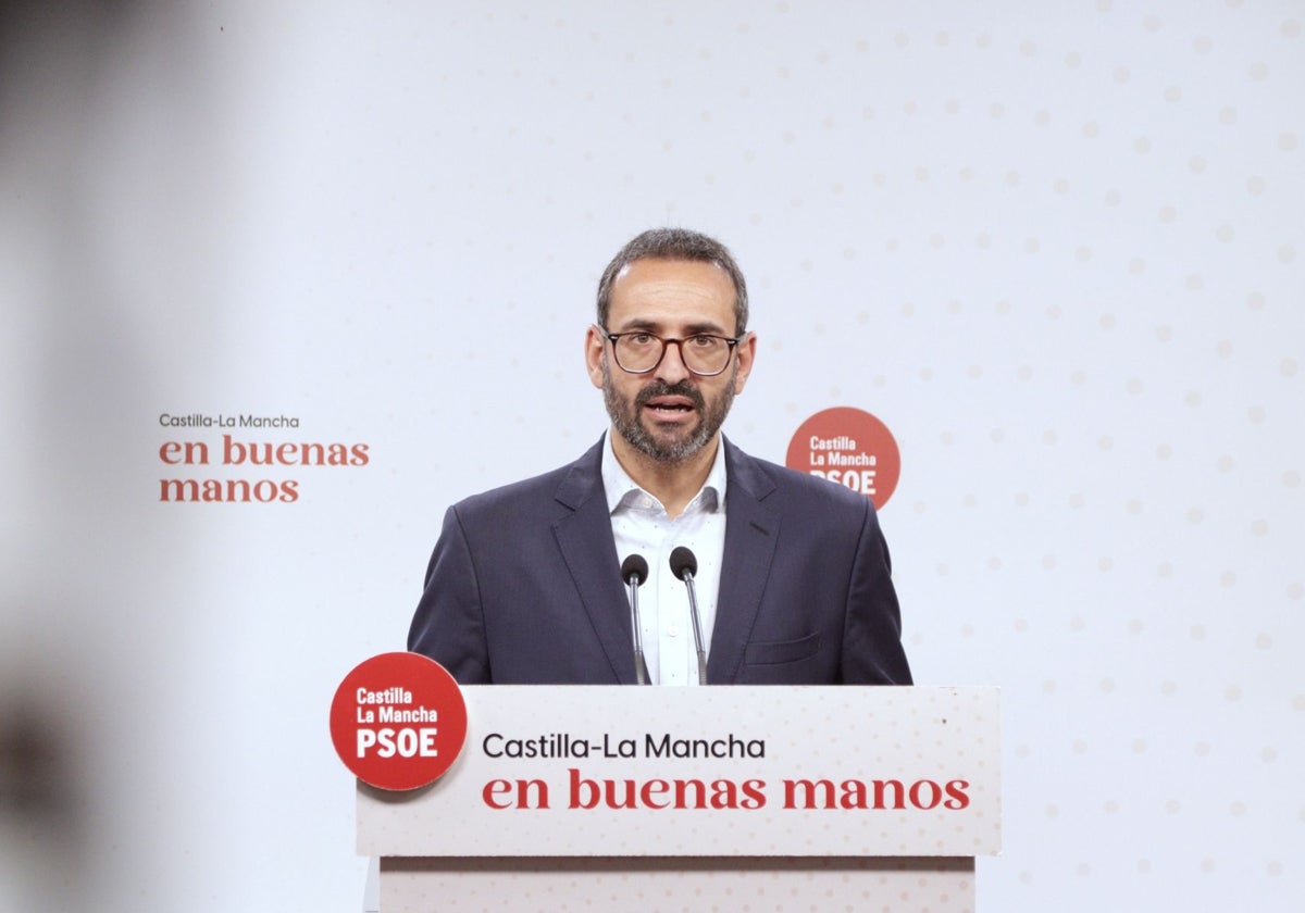 Sergio Gutérrez, secretario de Organización del PSOE, en la rueda de prensa