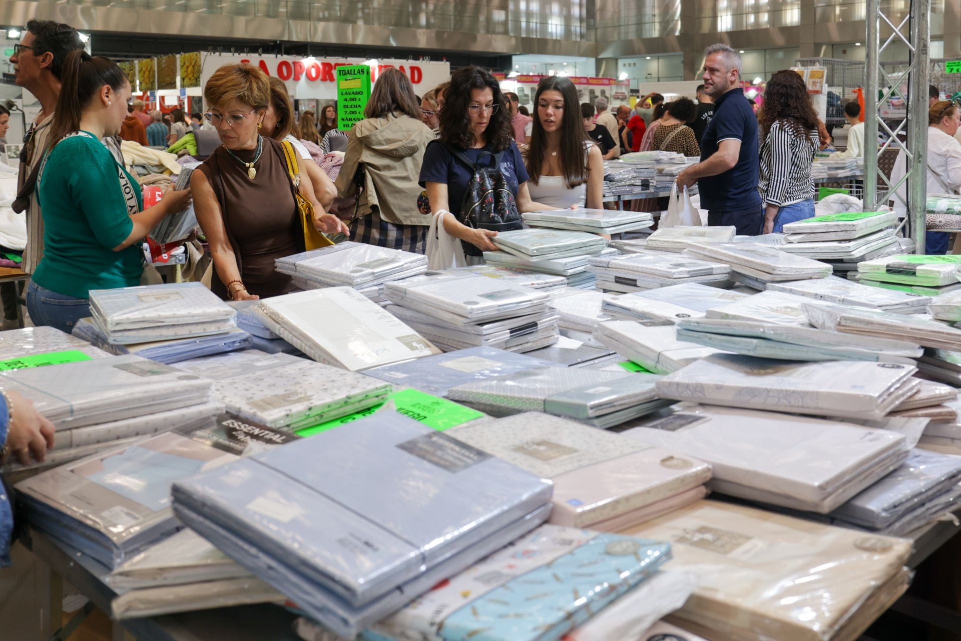 En imágenes, las mejores gangas de la Feria &#039;outlet&#039; de Córdoba