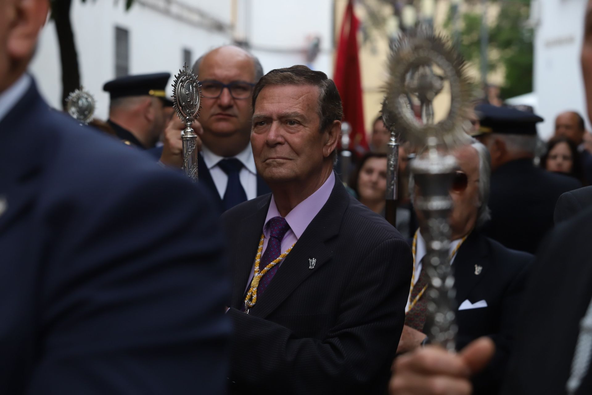 Las mejores imágenes de la sobria y elegante procesión de San Rafael por Córdoba