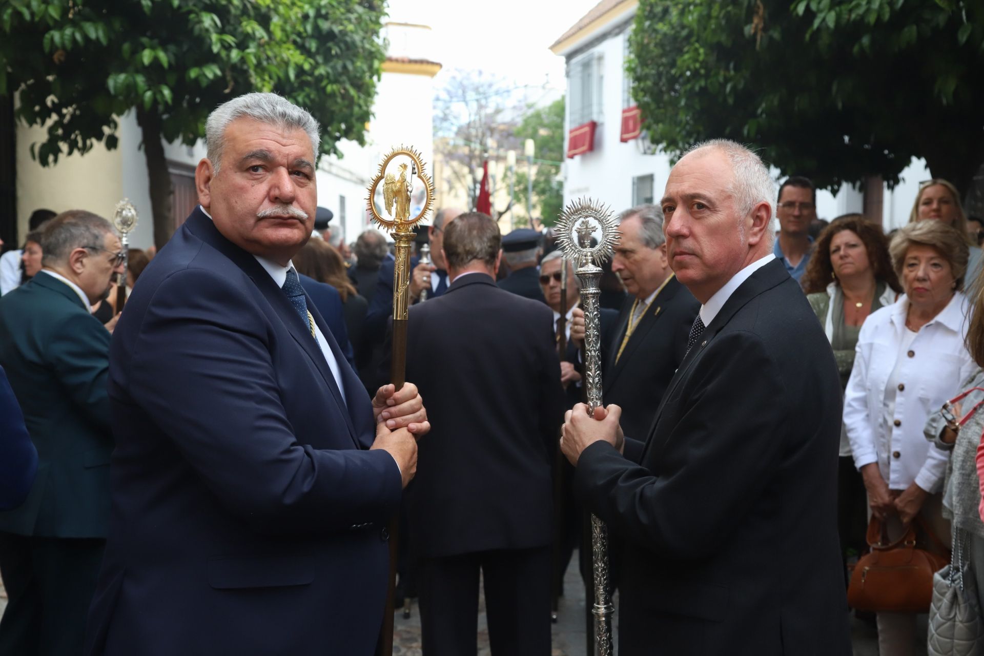 Las mejores imágenes de la sobria y elegante procesión de San Rafael por Córdoba