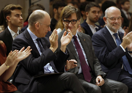 Illa consolida las embajadas nacionalistas y añade un cuerpo diplomático catalán