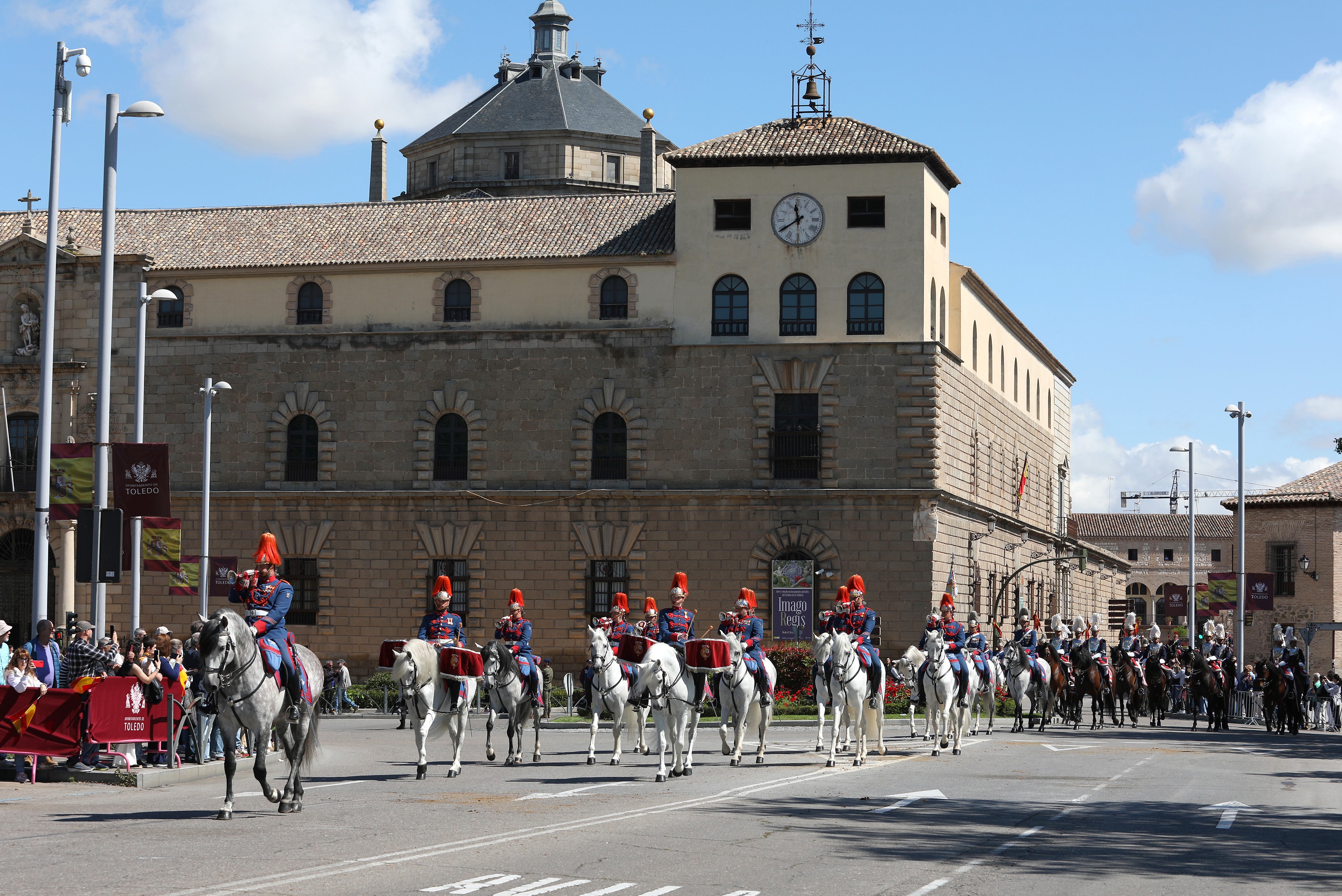 Las imágenes de la despedida de la Guardia Real de Toledo