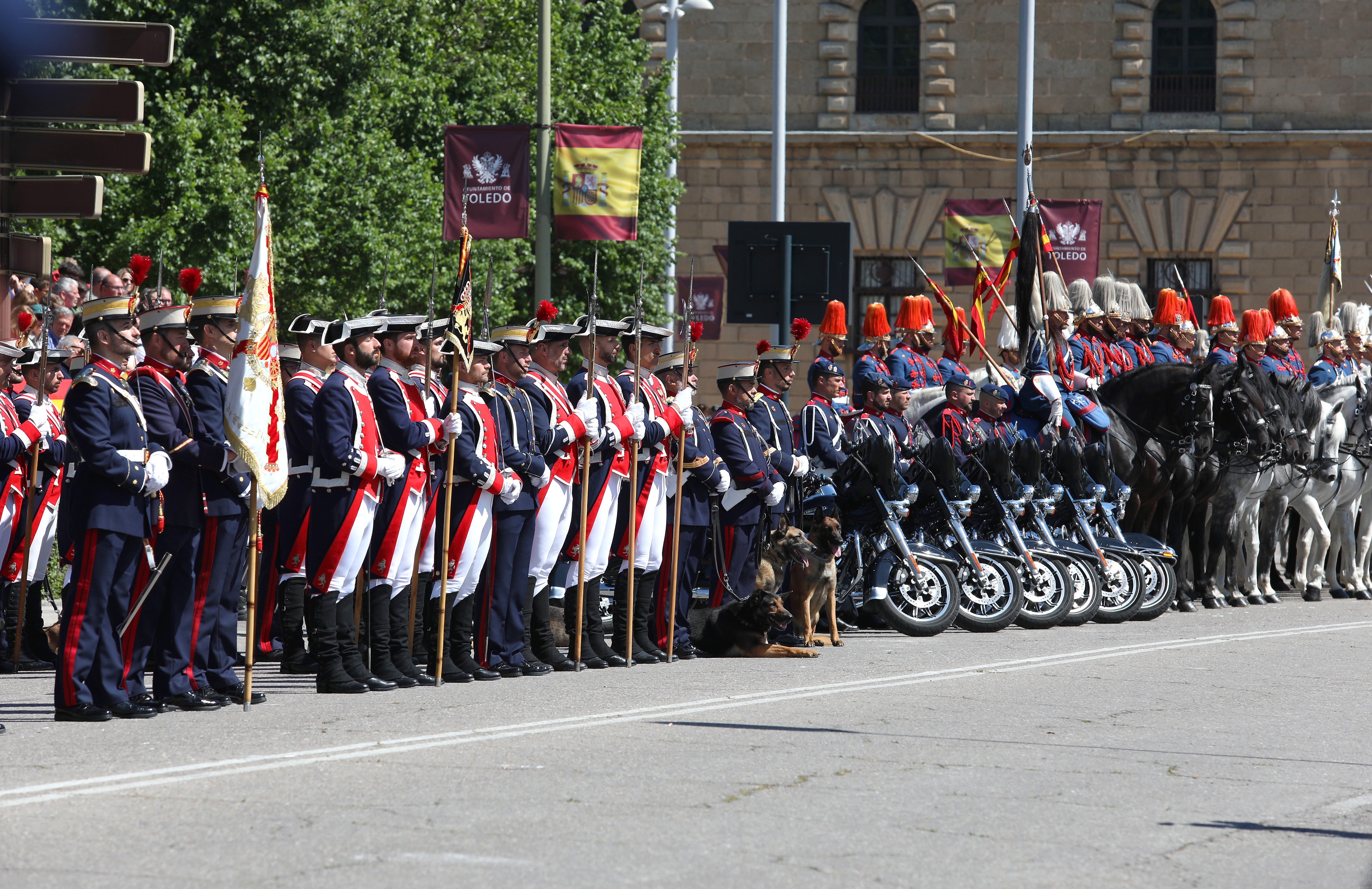Las imágenes de la despedida de la Guardia Real de Toledo