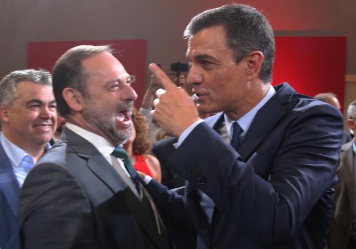 José Luis Ábalos y Pedro Sánchez, durante la presentación del 'Programa común progresista' del PSOE en 2019
