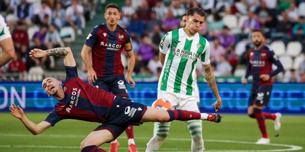 Álex Sala, ausente en el Córdoba CF por una lesión sin confirmar y entre rumores de salida
